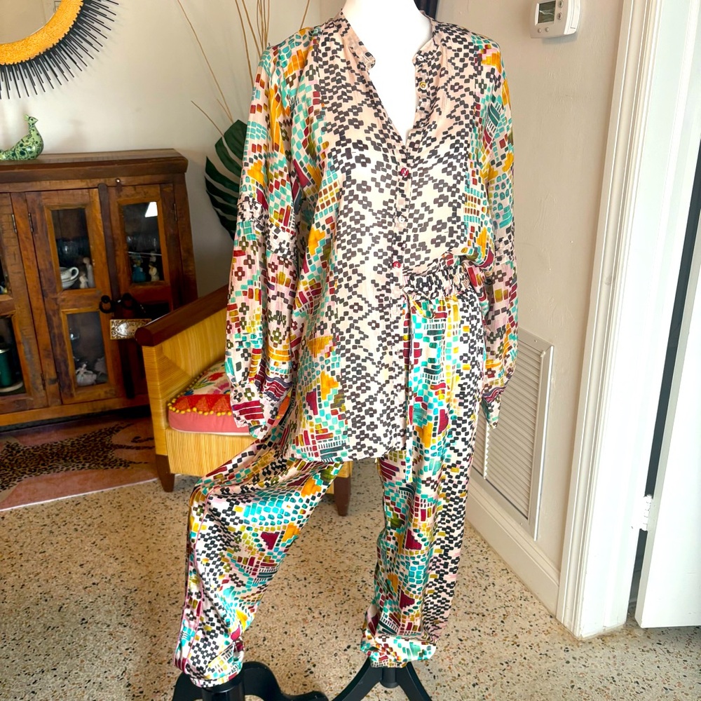 JOHNNY WAS Print Shirt Top and Pants 2 Piece Coordinating Matching Set! NEW! Set